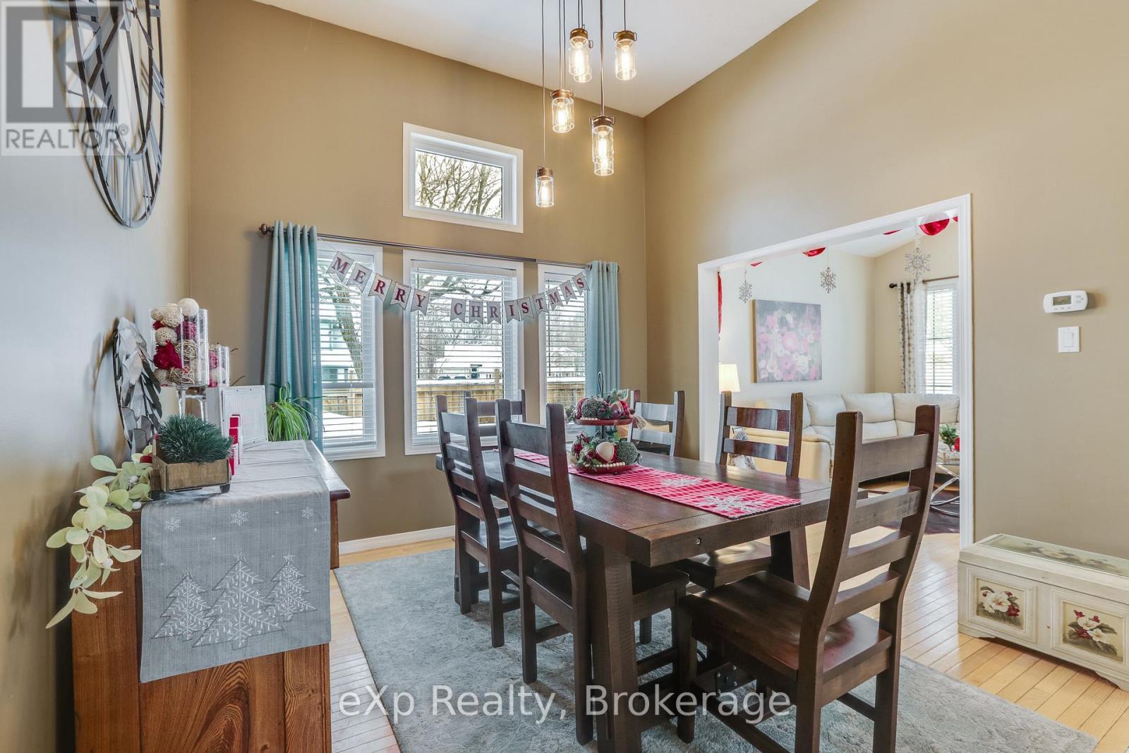 547 Forest Creek Place, London East (East A), ON - Indoor Photo Showing Dining Room