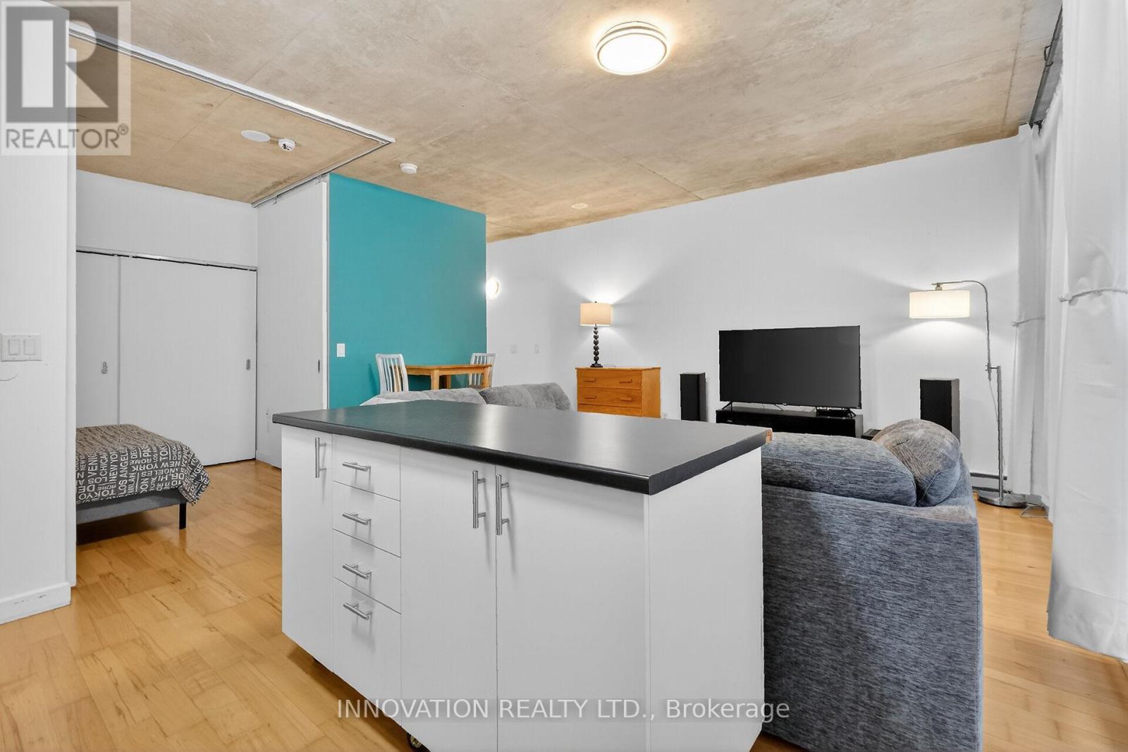 201 - 179 George Street, Ottawa, ON - Indoor