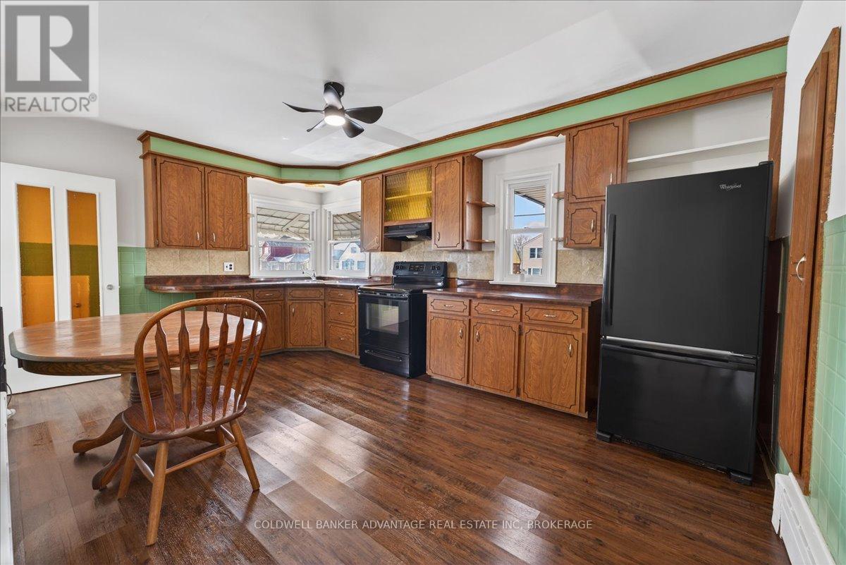 273 Humboldt Parkway, Port Colborne (Killaly East), ON - Indoor Photo Showing Kitchen