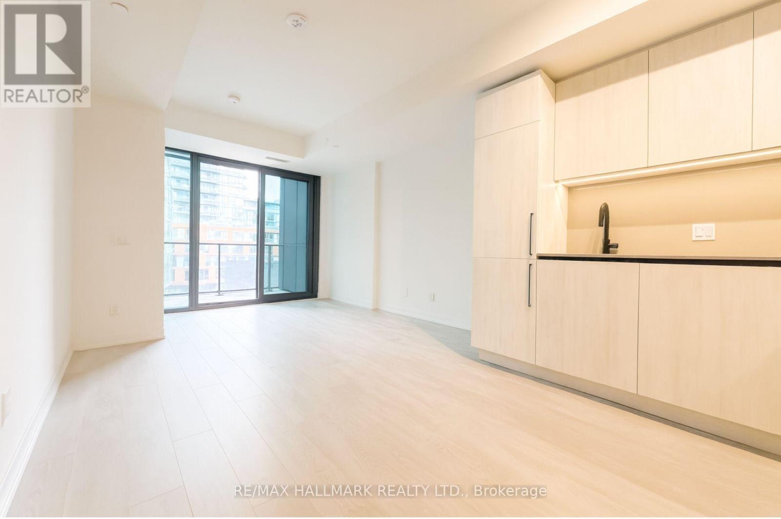 407 - 35 Parliament Street, Toronto, ON - Indoor