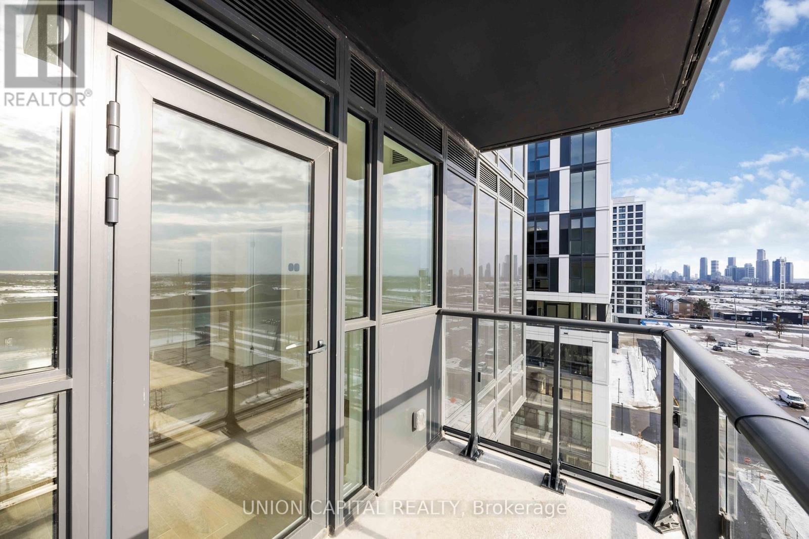 710 - 1037 The Queensway, Toronto, ON - Outdoor With Exterior