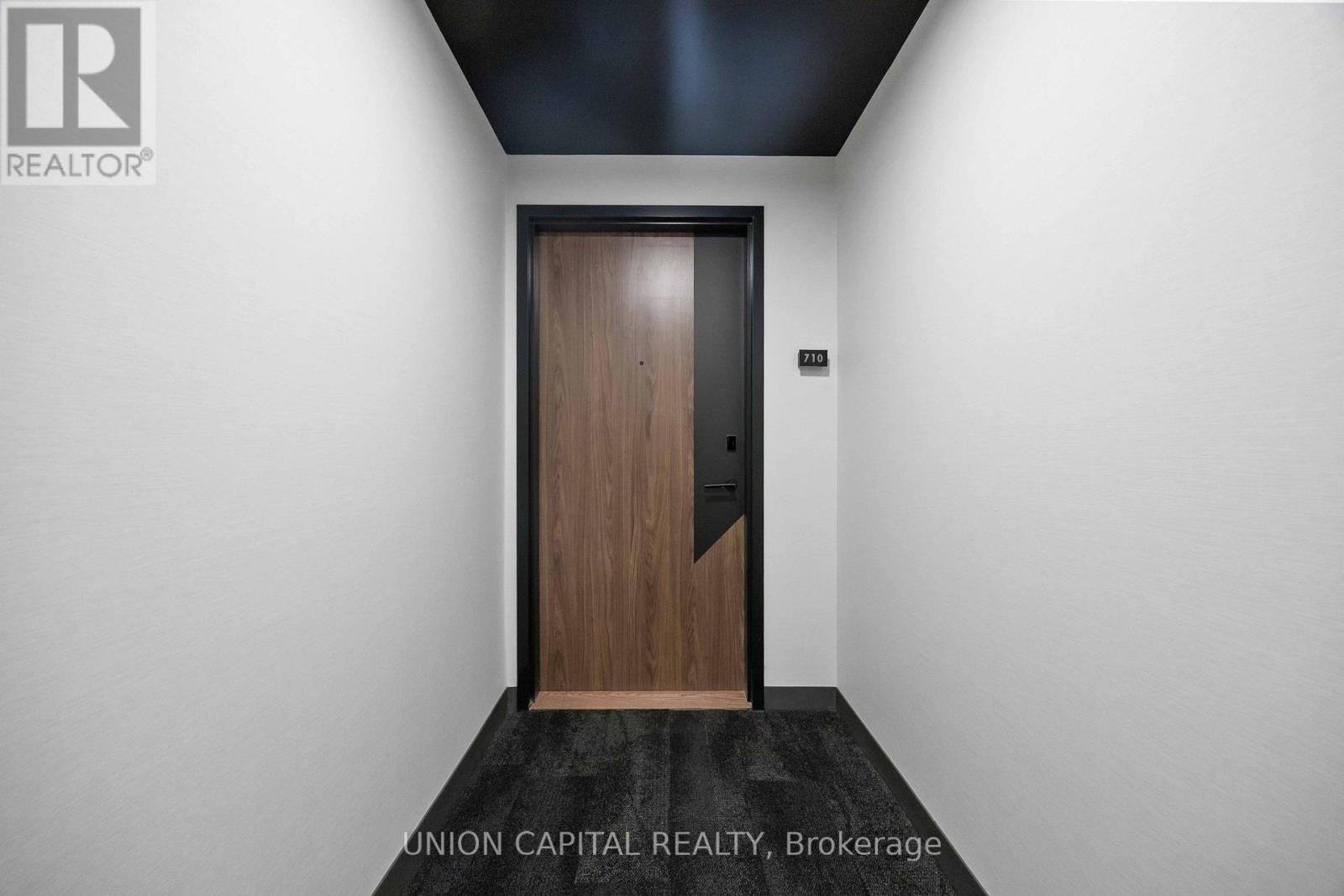 710 - 1037 The Queensway, Toronto, ON - Indoor Photo Showing Other Room