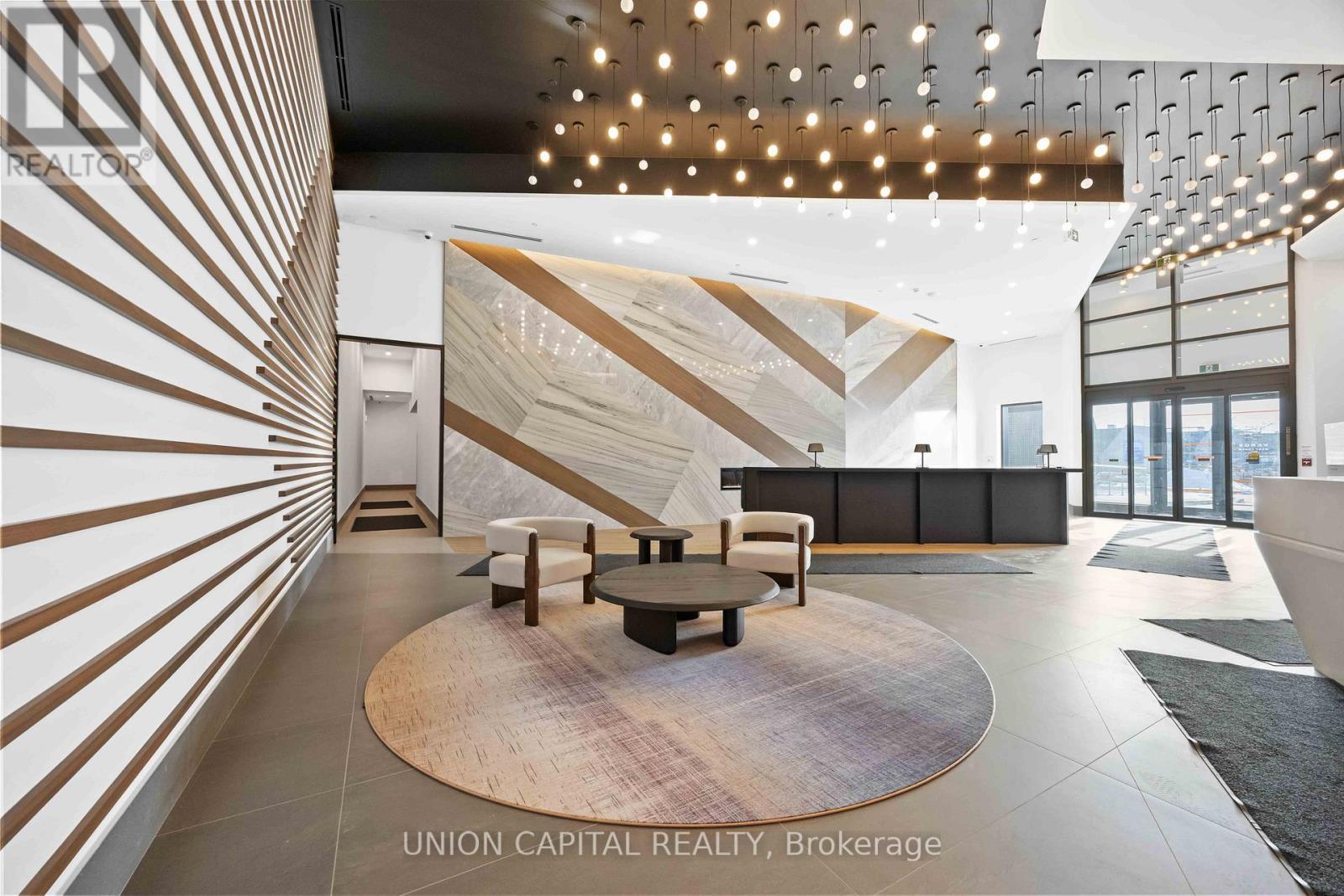 710 - 1037 The Queensway, Toronto, ON - Indoor Photo Showing Other Room