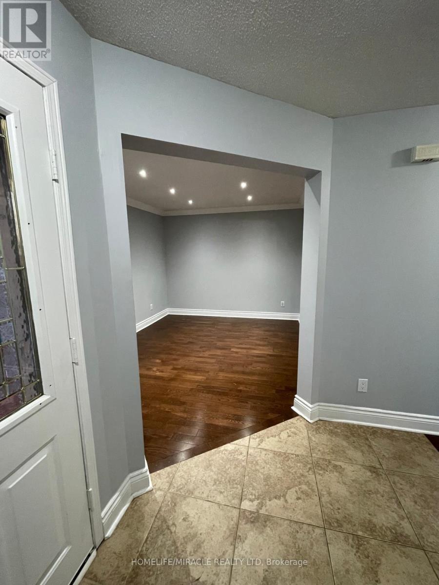 6 Smith Drive, Halton Hills, ON - Indoor Photo Showing Other Room