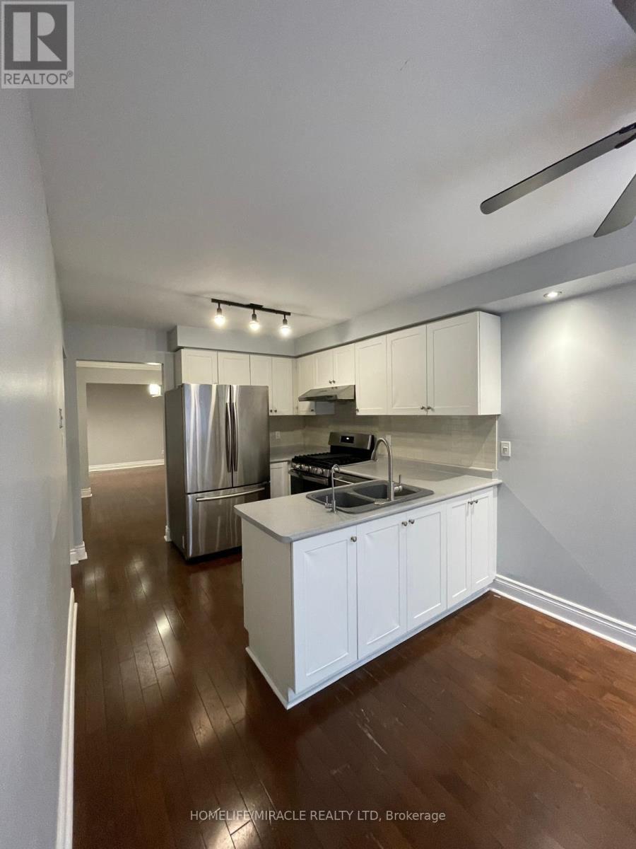 6 Smith Drive, Halton Hills, ON - Indoor Photo Showing Kitchen With Double Sink