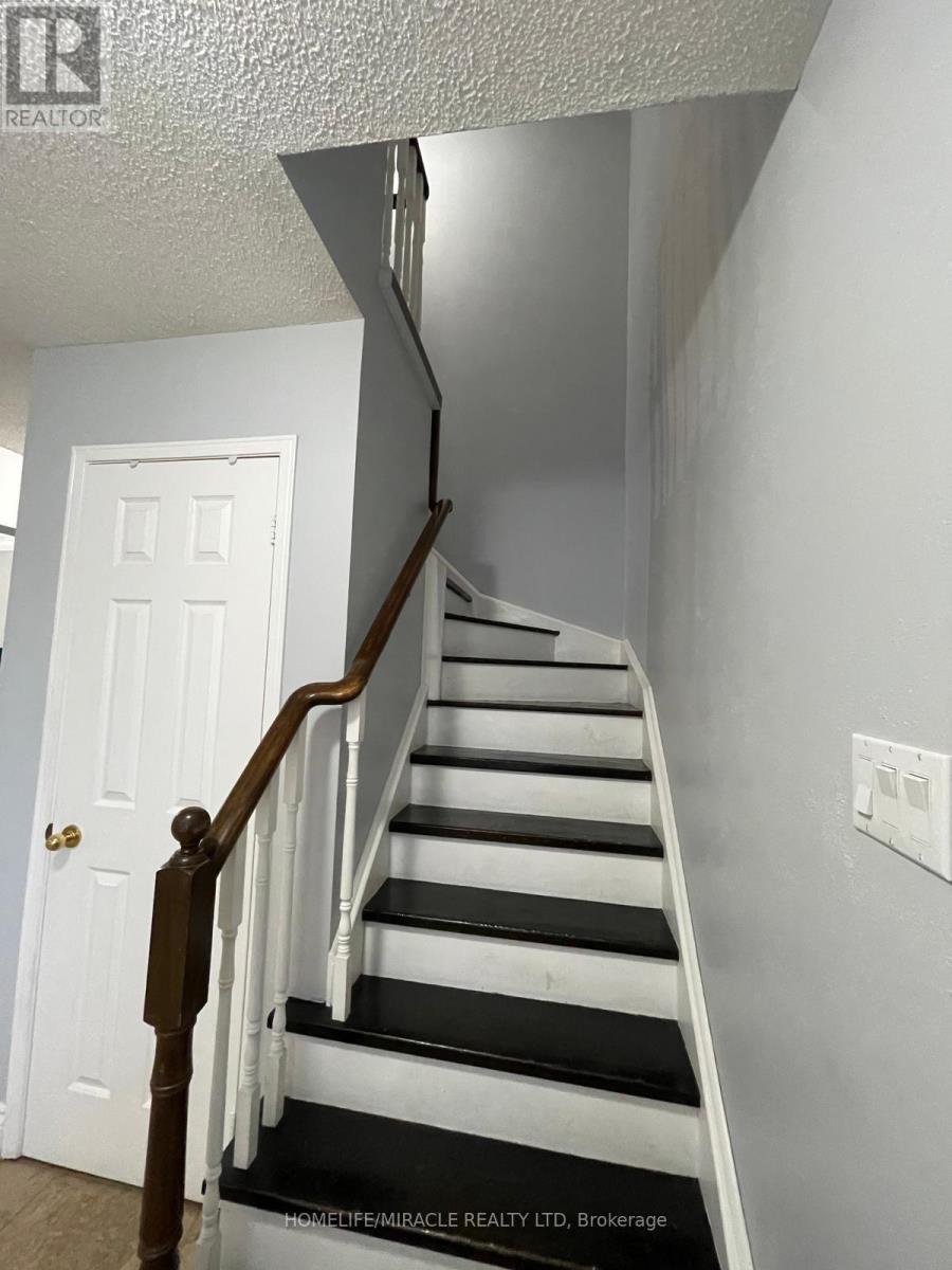 6 Smith Drive, Halton Hills, ON - Indoor Photo Showing Other Room