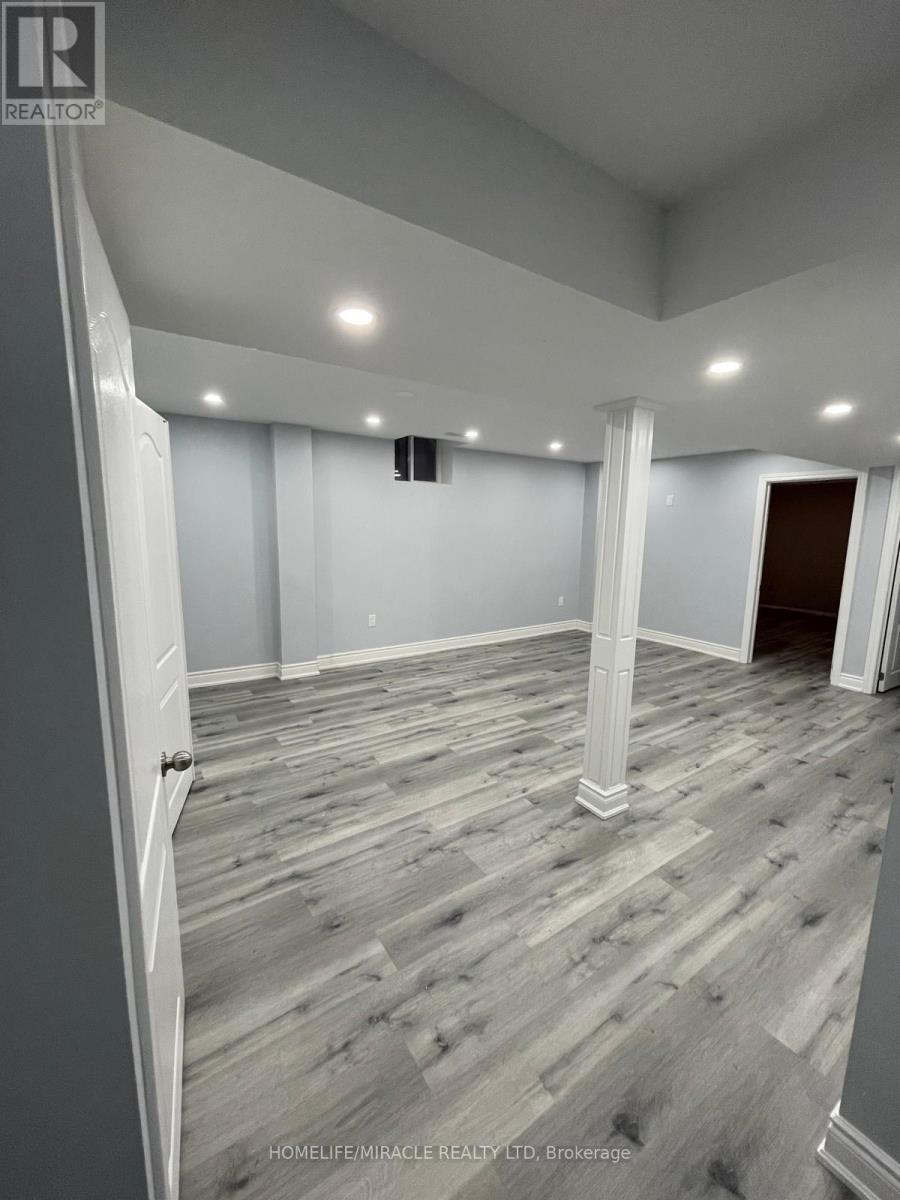 6 Smith Drive, Halton Hills, ON - Indoor Photo Showing Other Room