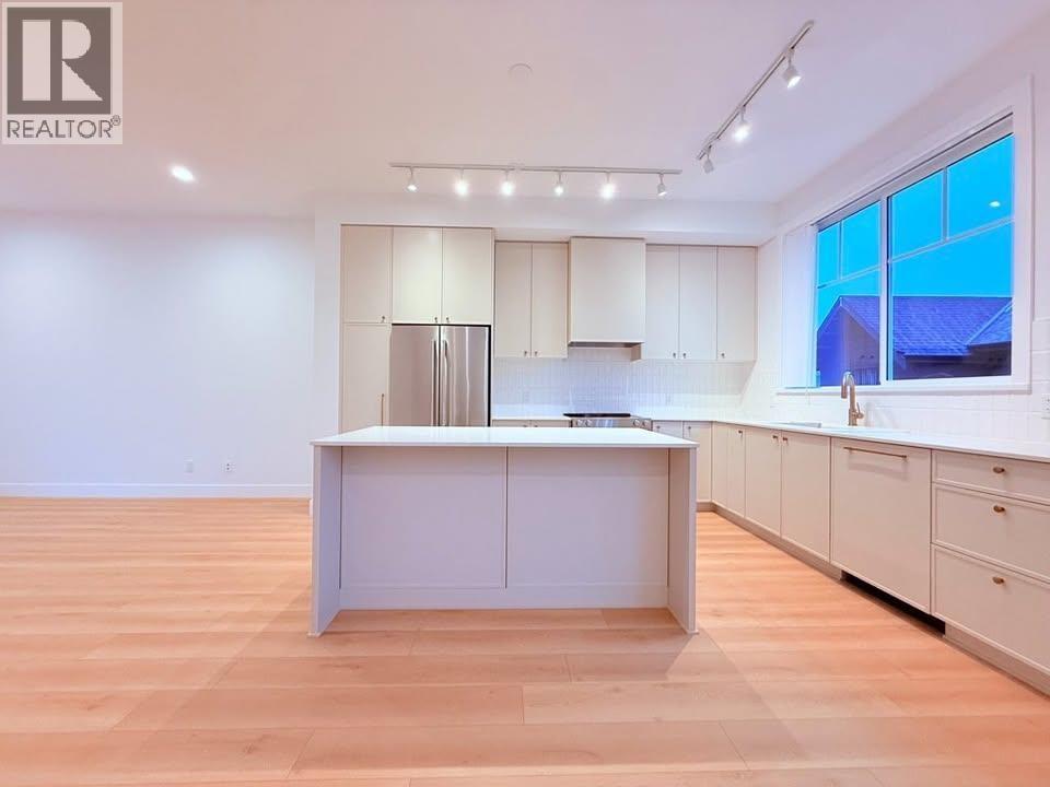 147 1340 Olmsted Street, Vancouver, BC - Indoor Photo Showing Kitchen