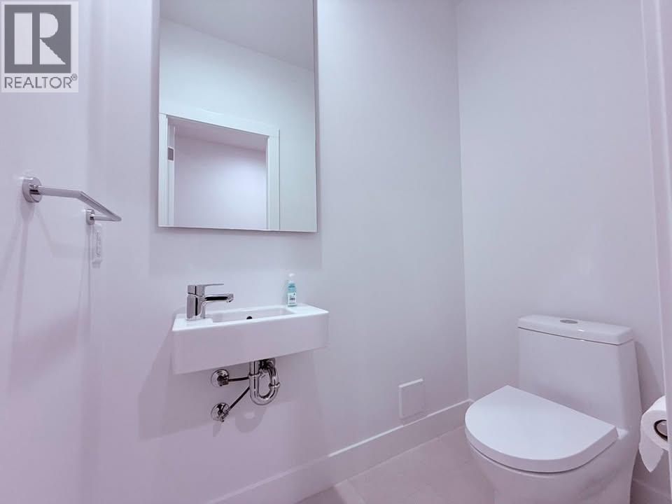 147 1340 Olmsted Street, Vancouver, BC - Indoor Photo Showing Bathroom