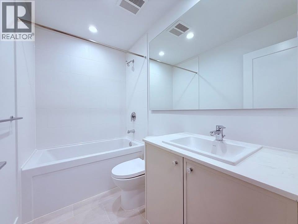 147 1340 Olmsted Street, Vancouver, BC - Indoor Photo Showing Bathroom