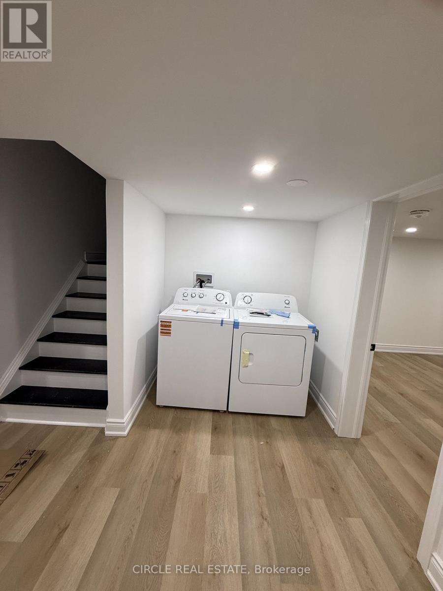 Bsmt - 2971 Westoak Trails Boulevard, Oakville, ON - Indoor Photo Showing Laundry Room