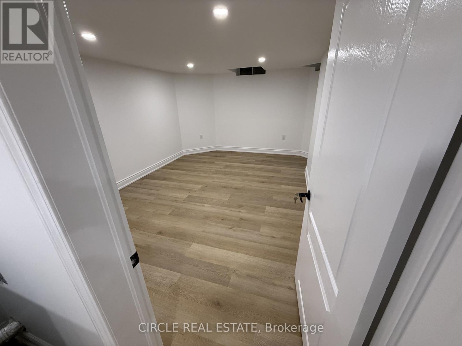 Bsmt - 2971 Westoak Trails Boulevard, Oakville, ON - Indoor Photo Showing Other Room