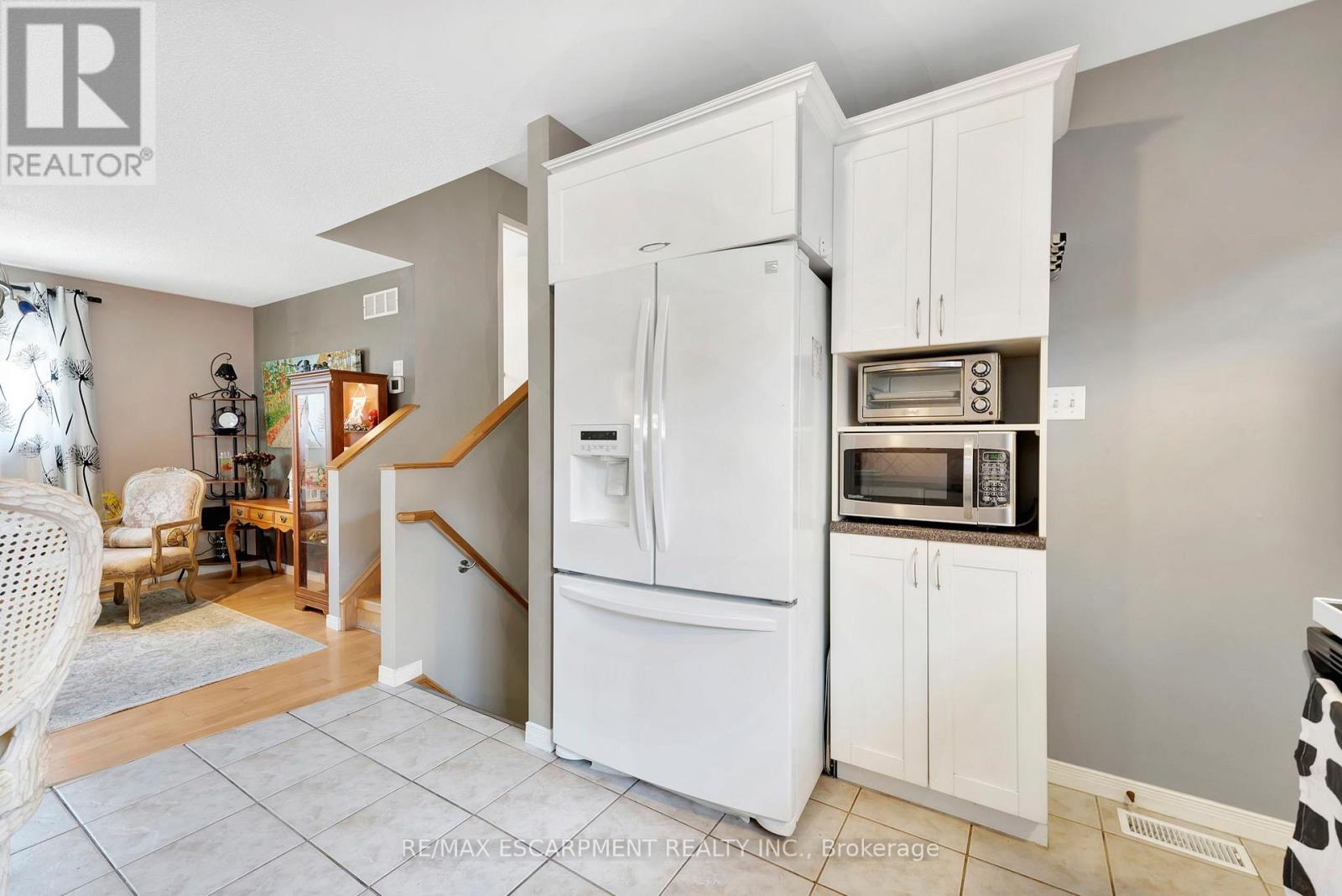 39 Marilyn Court, Hamilton, ON - Indoor