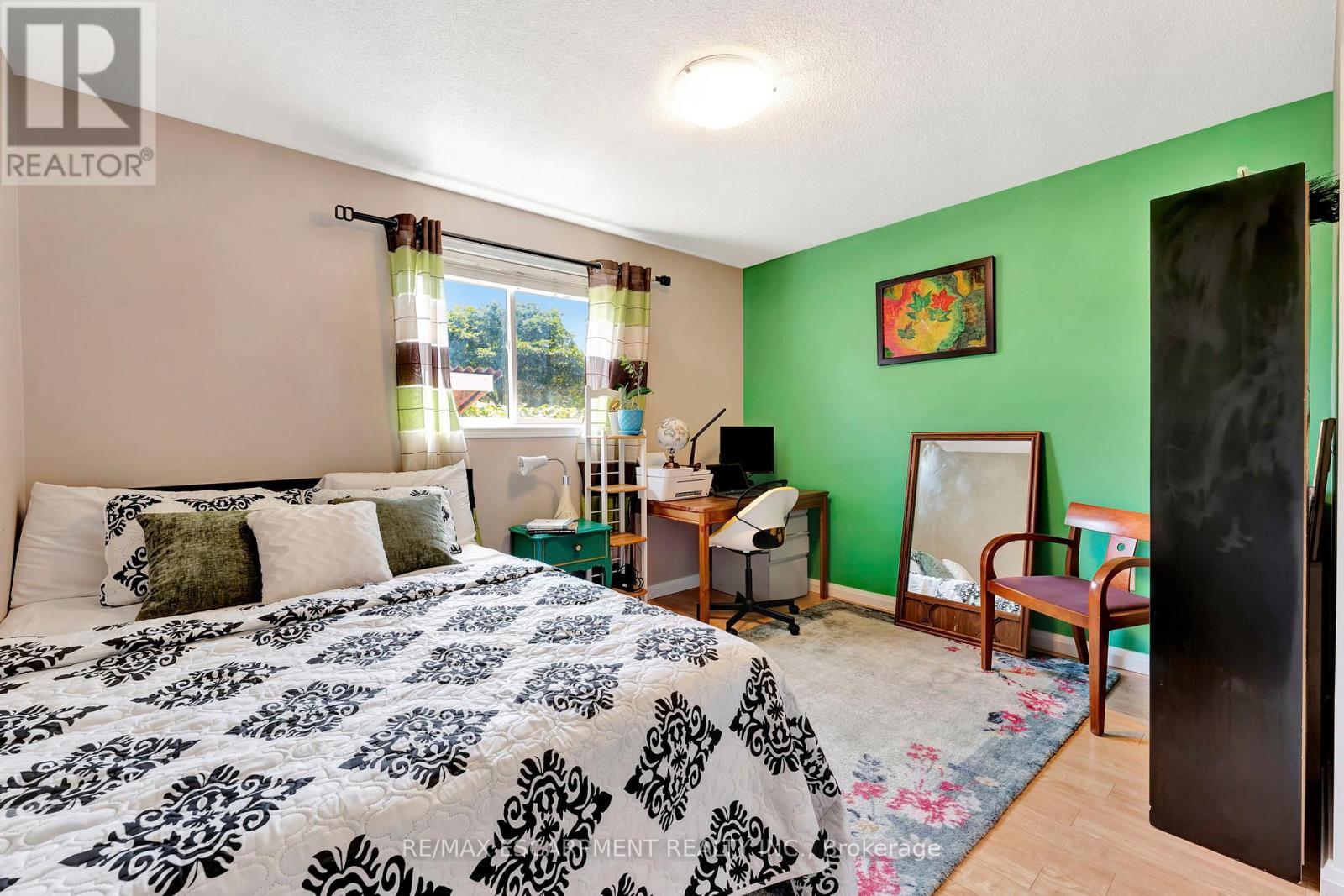 39 Marilyn Court, Hamilton, ON - Indoor Photo Showing Bedroom