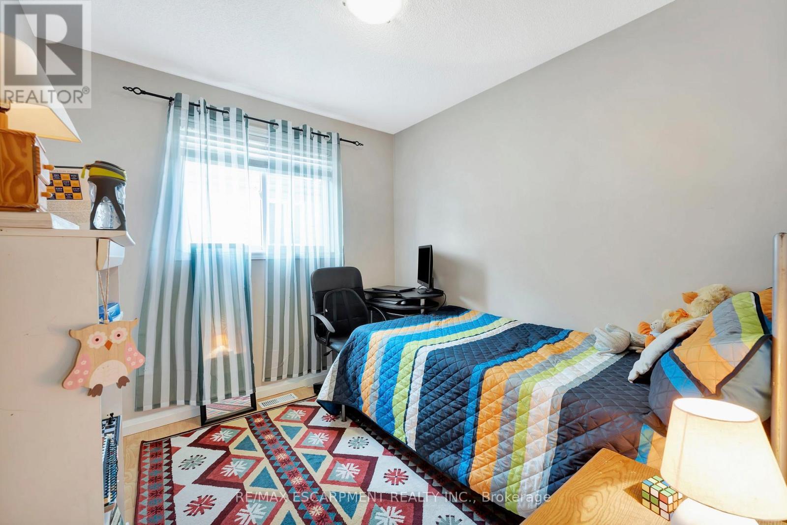 39 Marilyn Court, Hamilton, ON - Indoor Photo Showing Bedroom