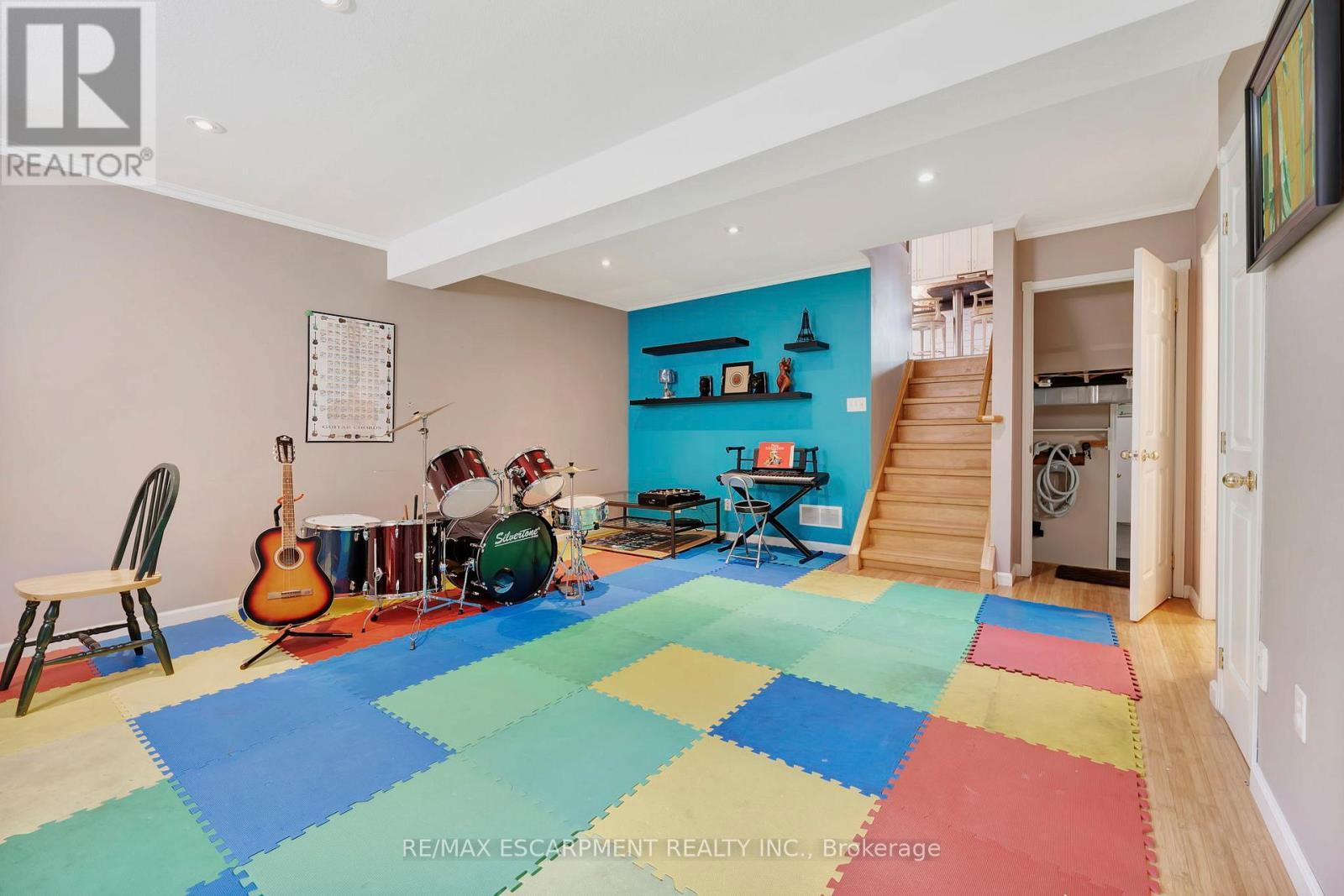 39 Marilyn Court, Hamilton, ON - Indoor Photo Showing Other Room