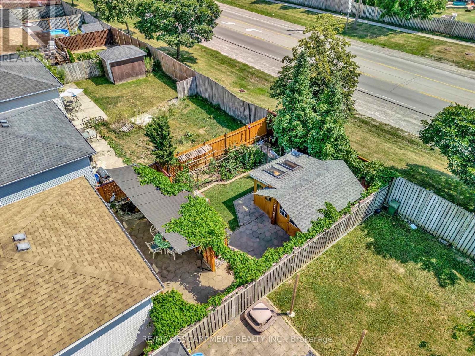 39 Marilyn Court, Hamilton, ON - Outdoor