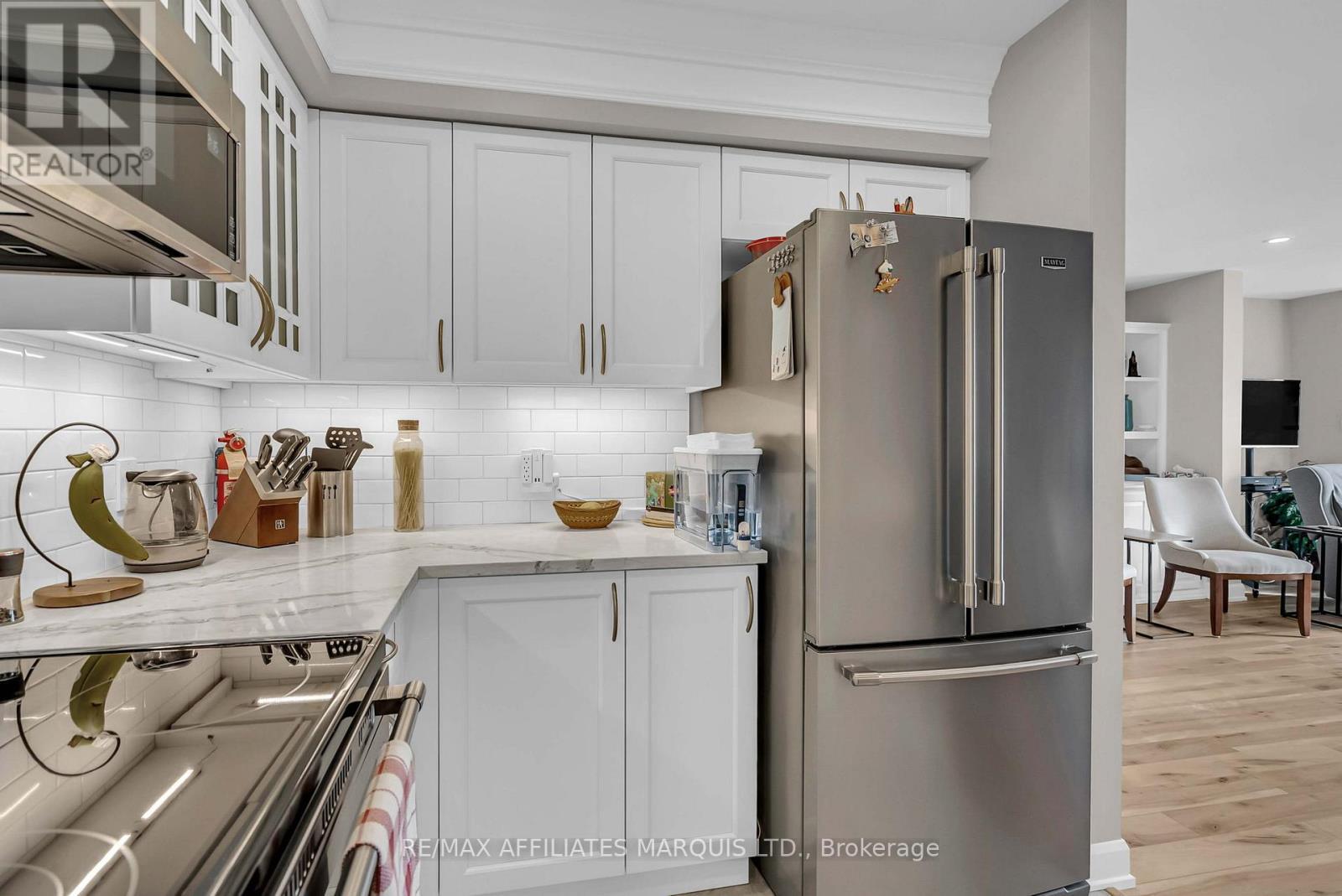 411 - 121 Water Street W, Cornwall, ON - Indoor Photo Showing Kitchen
