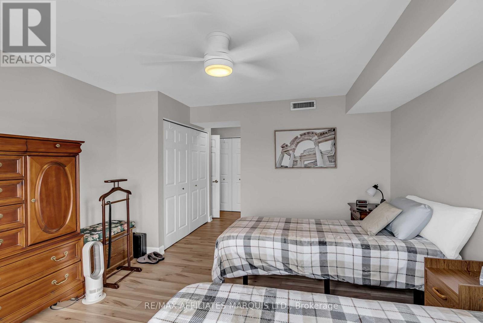 411 - 121 Water Street W, Cornwall, ON - Indoor Photo Showing Bedroom