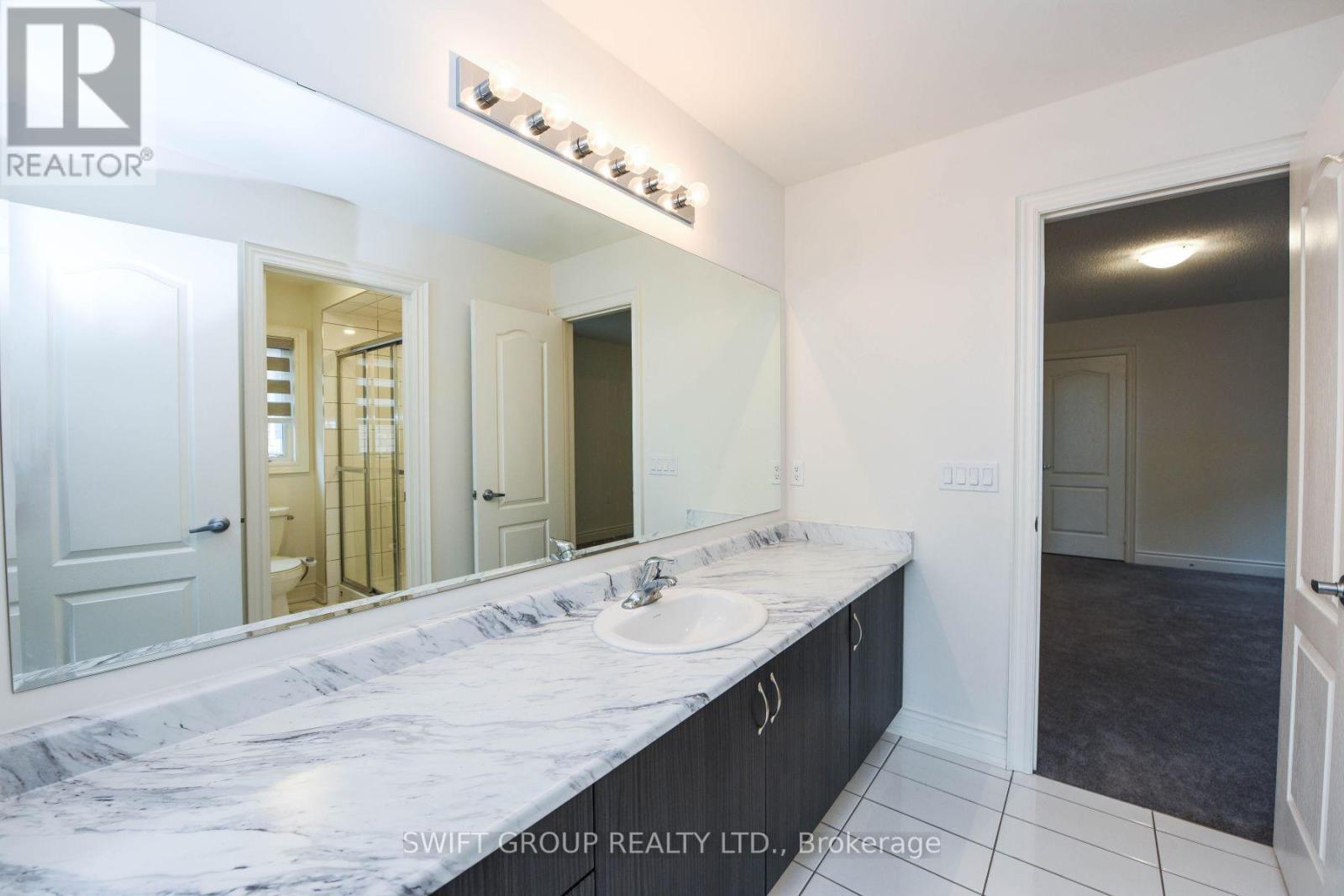 Upper - 24 Dotchson Avenue, Caledon, ON - Indoor Photo Showing Bathroom