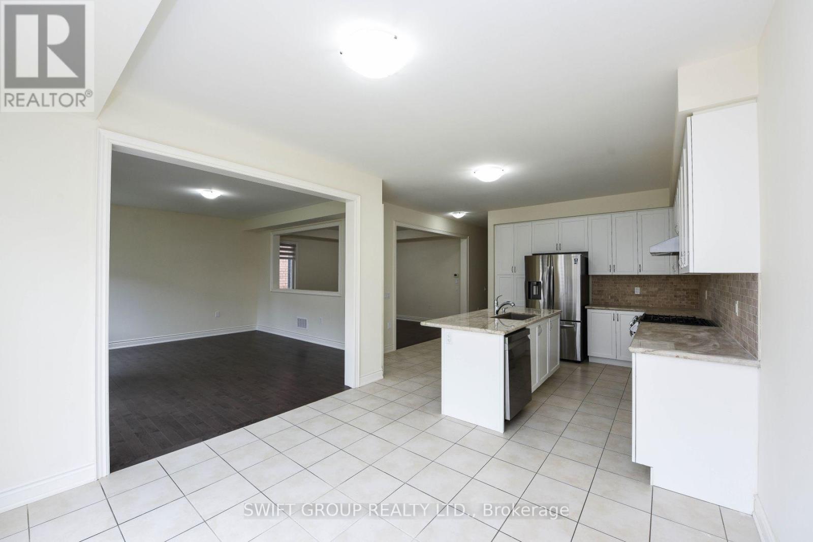 Upper - 24 Dotchson Avenue, Caledon, ON - Indoor Photo Showing Kitchen