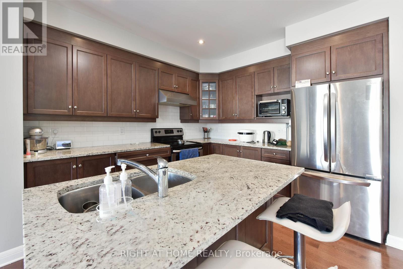 77 Arkose Street, Ottawa, ON - Indoor Photo Showing Kitchen With Stainless Steel Kitchen With Double Sink