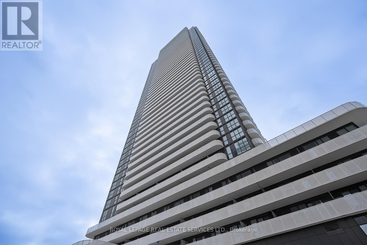 4303 - 8 Interchange Way, Vaughan, ON - Outdoor