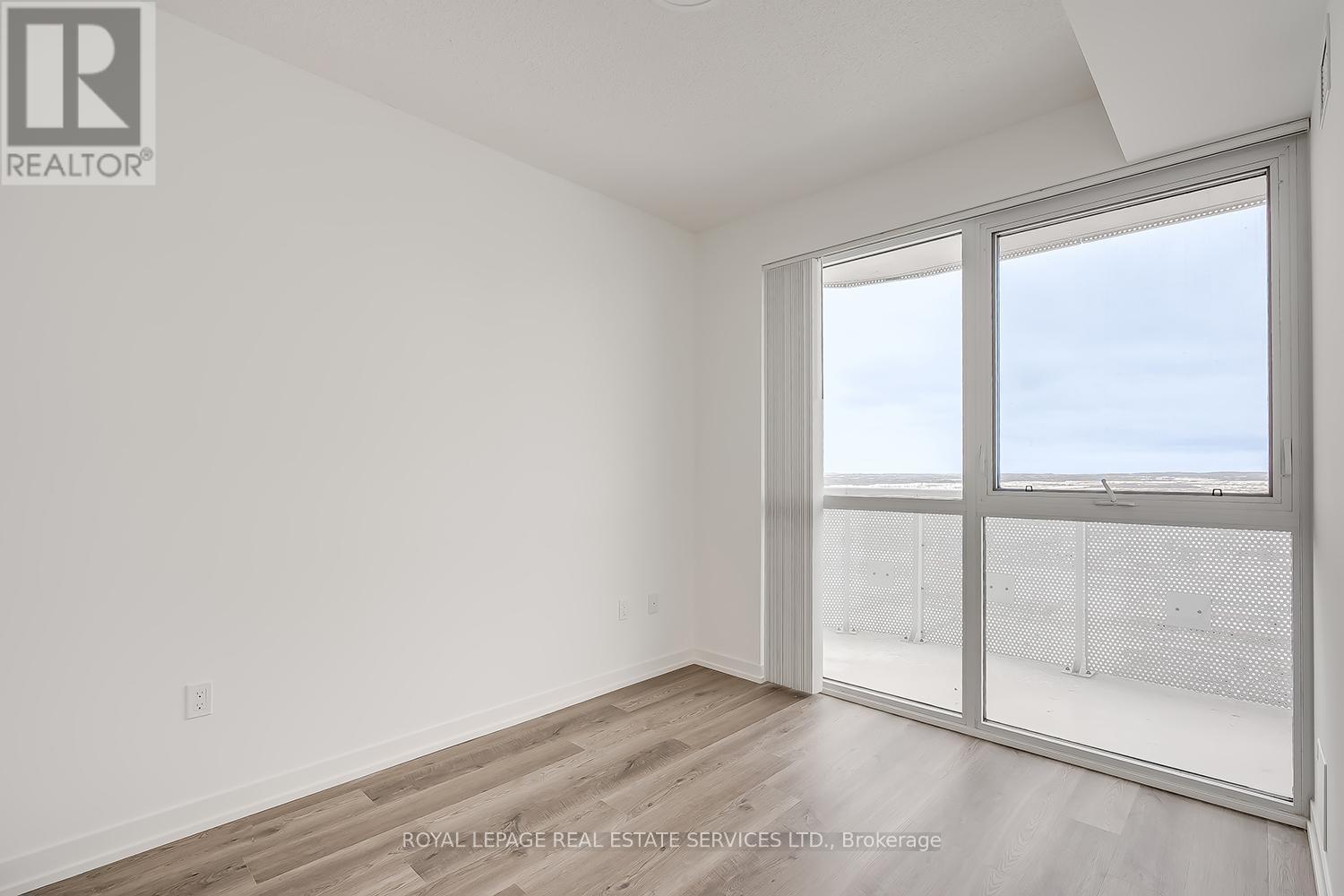 4303 - 8 Interchange Way, Vaughan, ON - Indoor Photo Showing Other Room