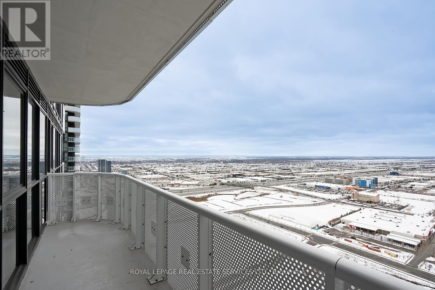 4303 - 8 Interchange Way, Vaughan, ON - Outdoor With View With Exterior
