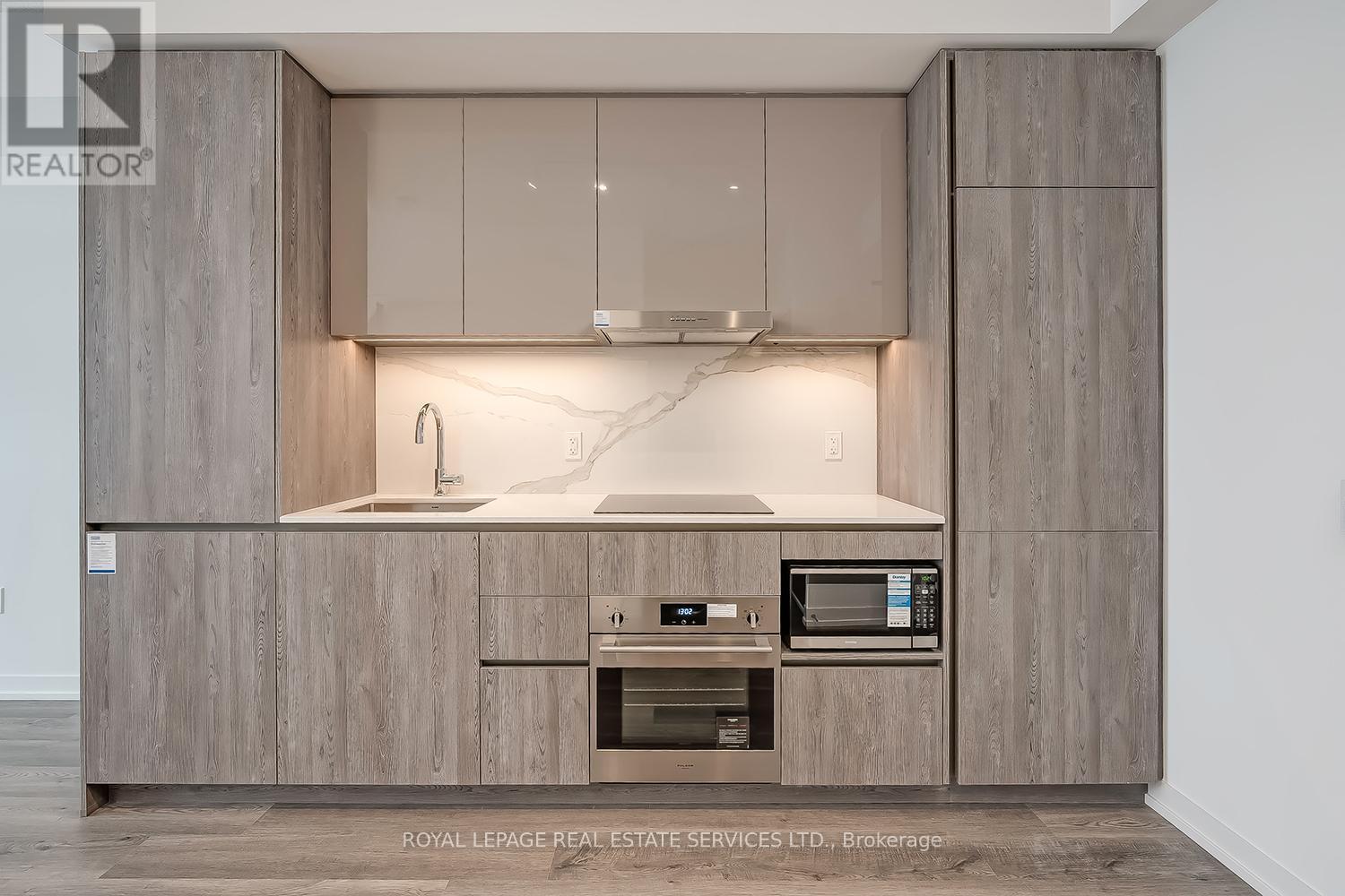 4303 - 8 Interchange Way, Vaughan, ON - Indoor Photo Showing Other Room