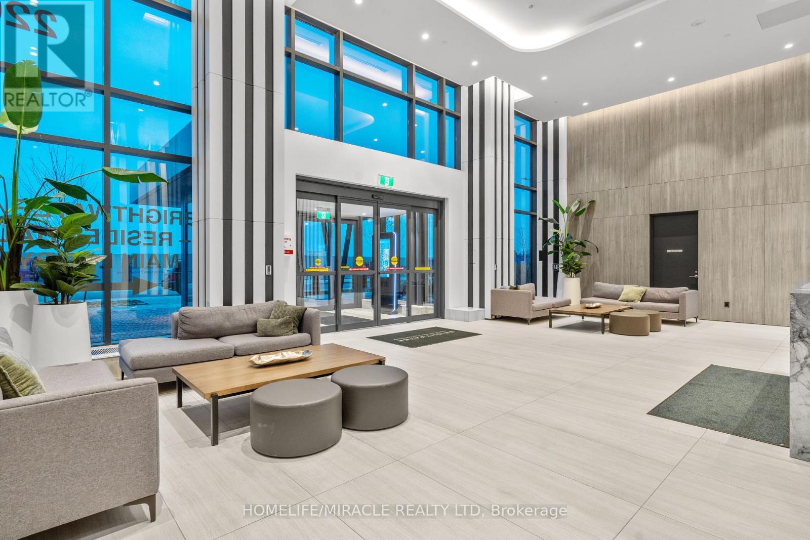 715 - 220 Missinnihe Way, Mississauga, ON - Indoor Photo Showing Other Room