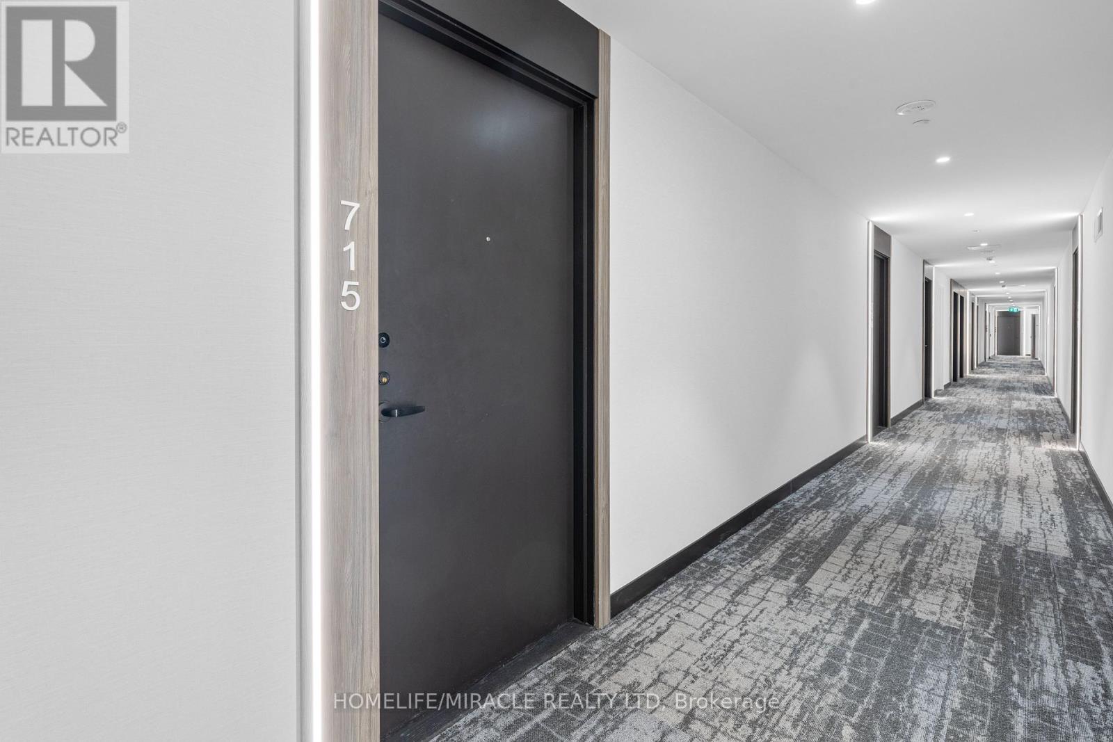 715 - 220 Missinnihe Way, Mississauga, ON - Indoor Photo Showing Other Room