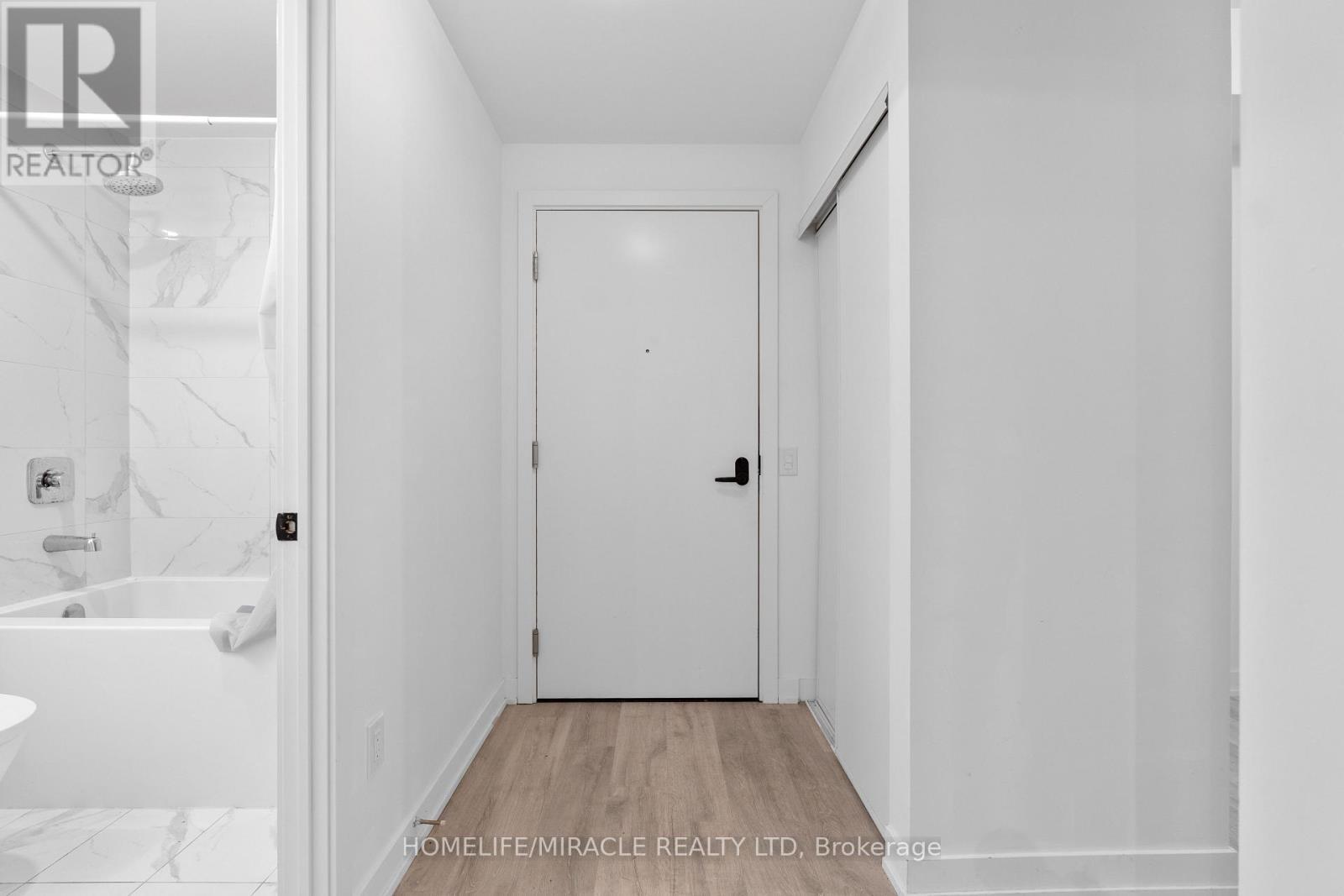 715 - 220 Missinnihe Way, Mississauga, ON - Indoor Photo Showing Other Room