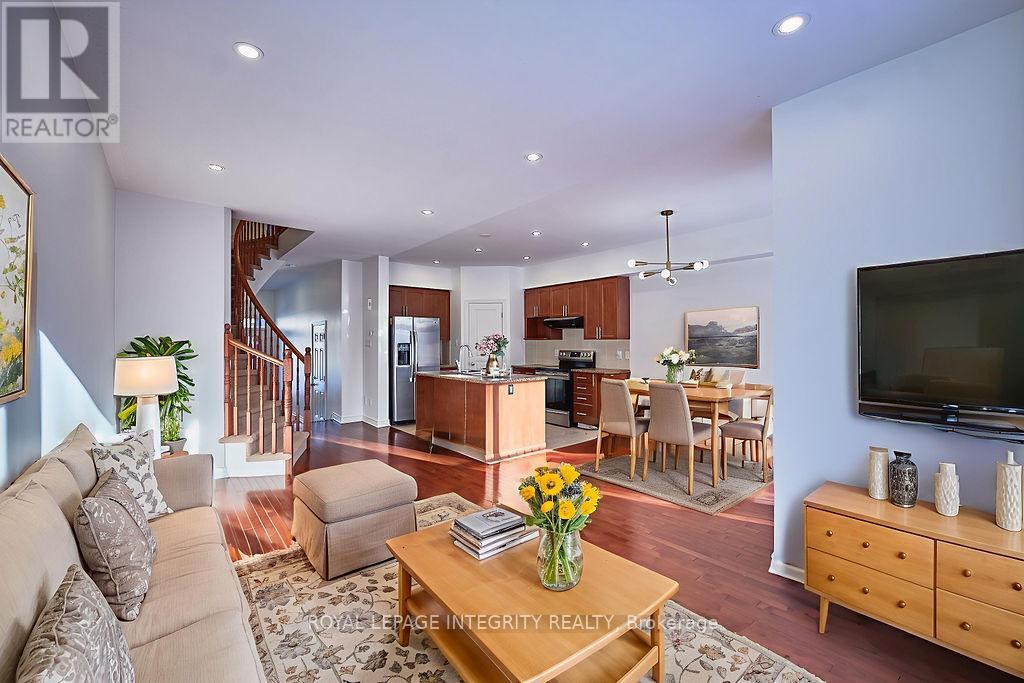 870 Fletcher Circle, Ottawa, ON - Indoor Photo Showing Living Room
