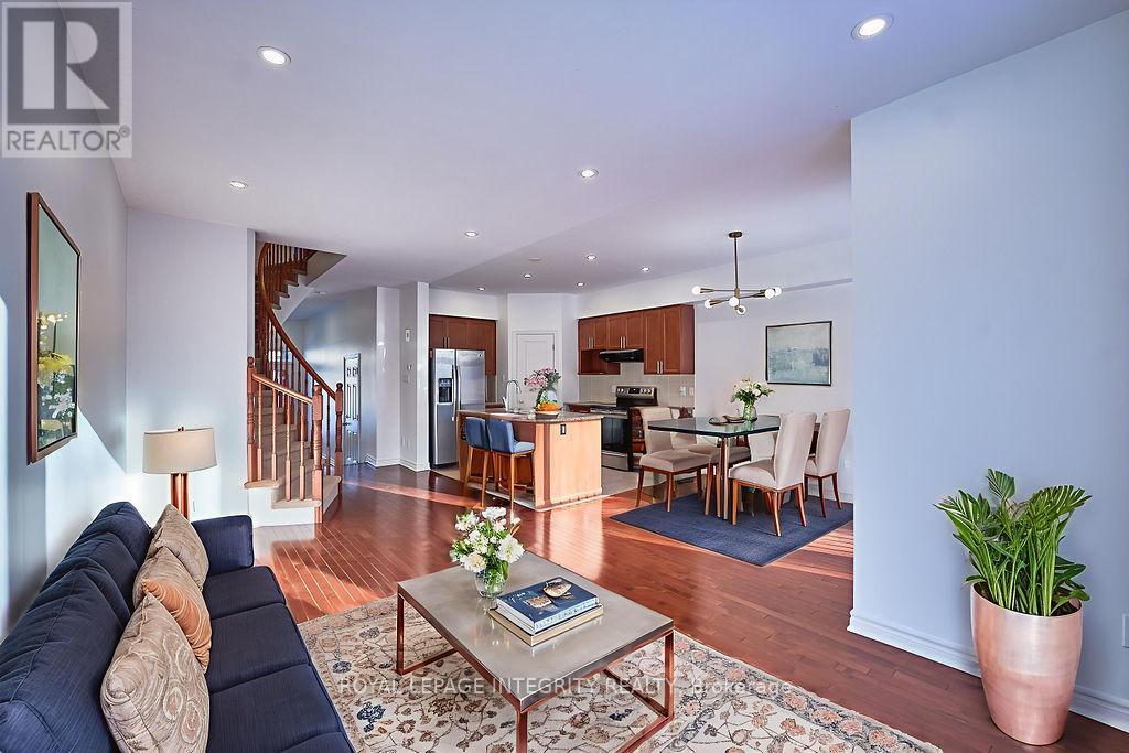 870 Fletcher Circle, Ottawa, ON - Indoor Photo Showing Living Room