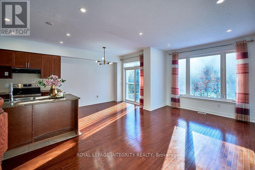 870 Fletcher Circle, Ottawa, ON - Indoor Photo Showing Kitchen