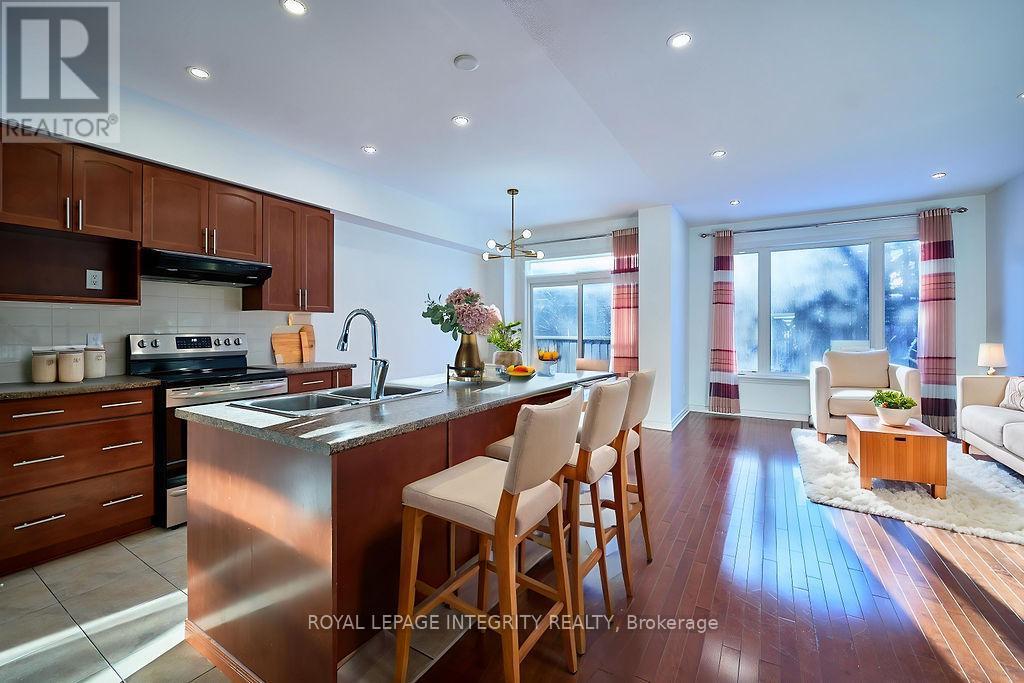 870 Fletcher Circle, Ottawa, ON - Indoor Photo Showing Kitchen