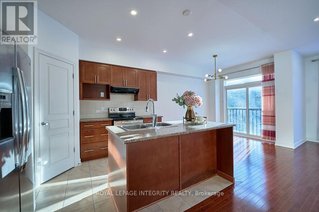 870 Fletcher Circle, Ottawa, ON - Indoor Photo Showing Kitchen