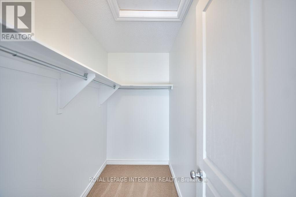 870 Fletcher Circle, Ottawa, ON - Indoor With Storage