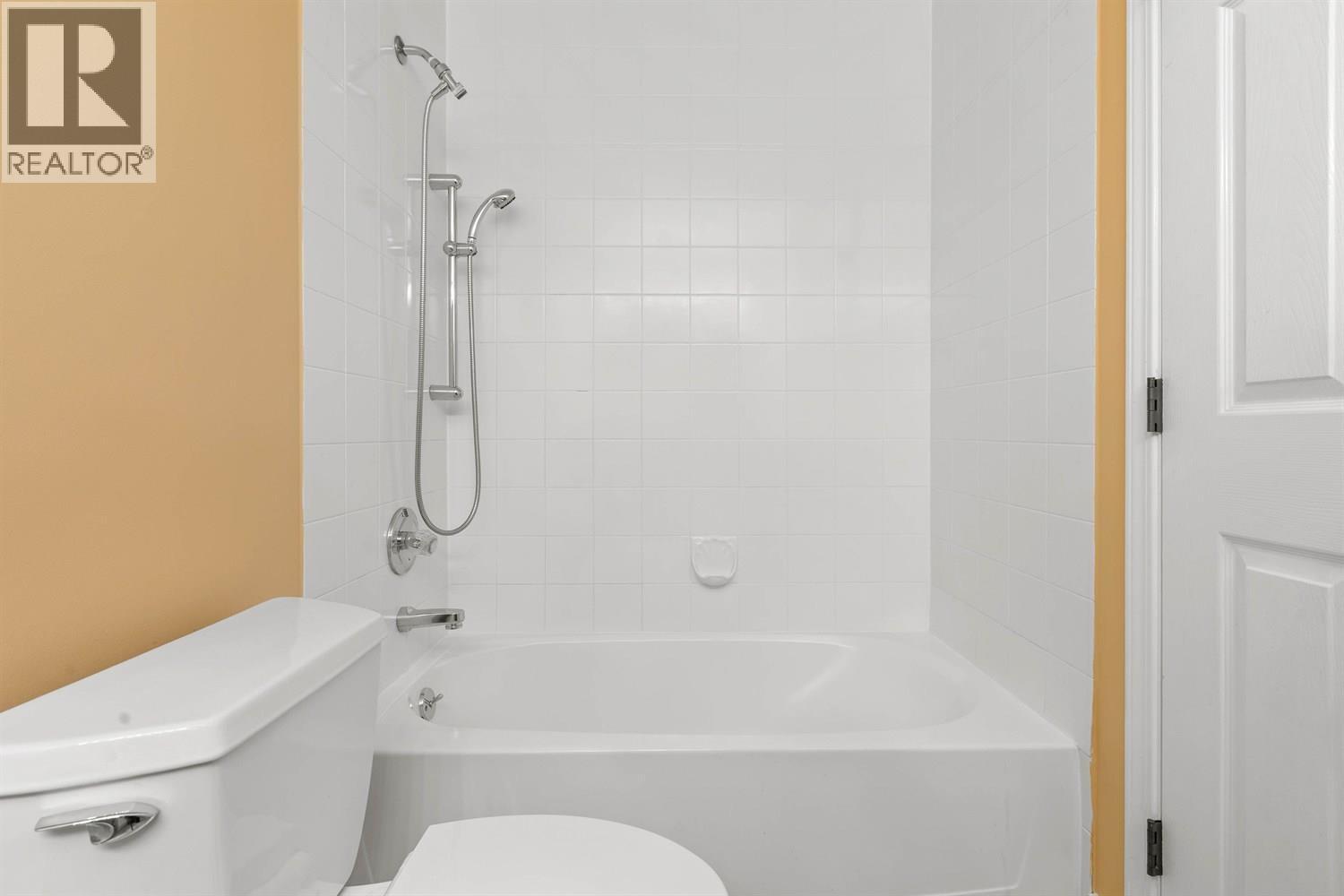 Ph4 1519 Grant Avenue, Port Coquitlam, BC - Indoor Photo Showing Bathroom