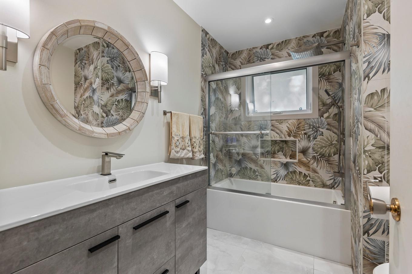 Bathroom - 882 Rue Frontenac, Saint-Lazare, QC - Indoor Photo Showing Bathroom