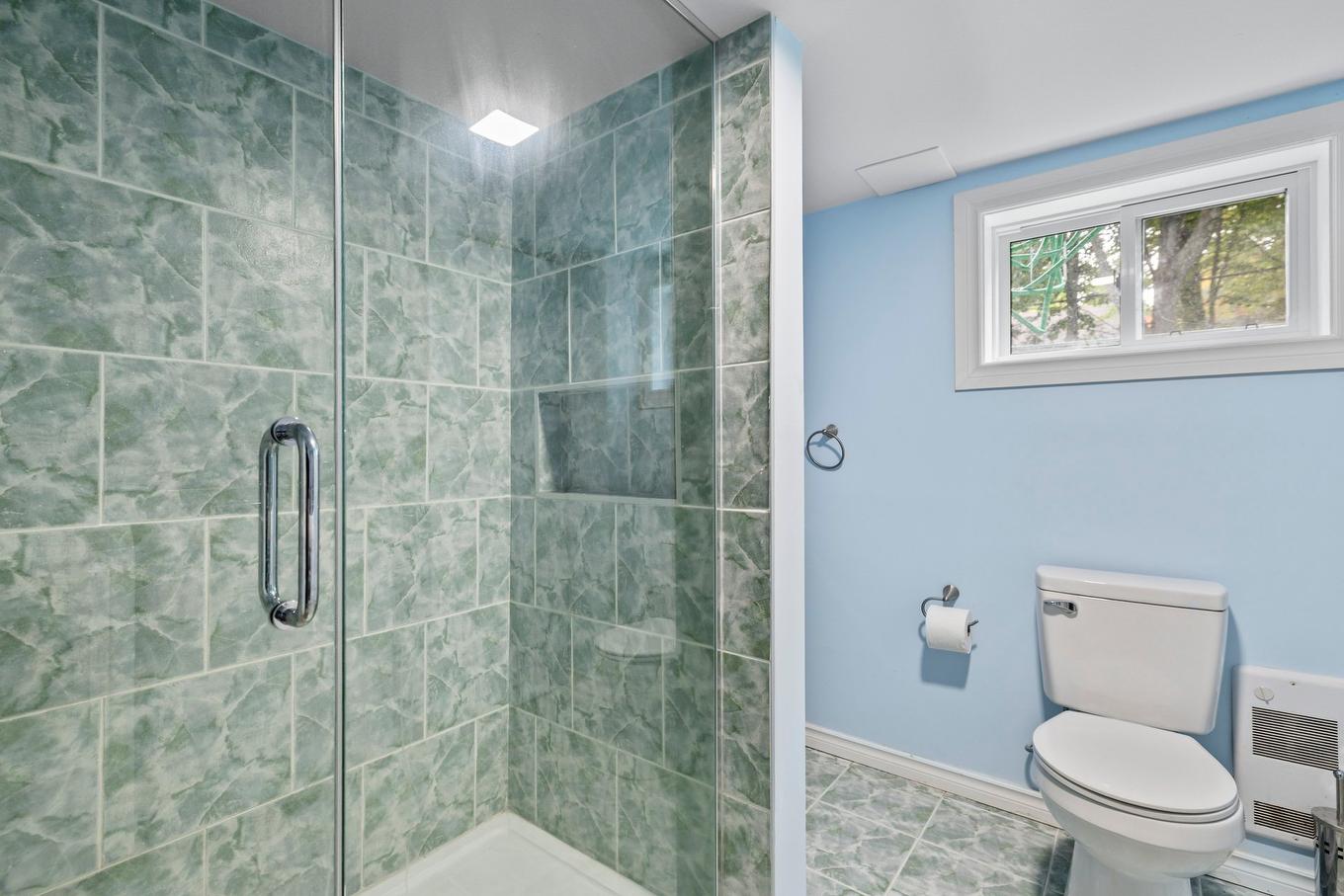 Bathroom - 882 Rue Frontenac, Saint-Lazare, QC - Indoor Photo Showing Bathroom