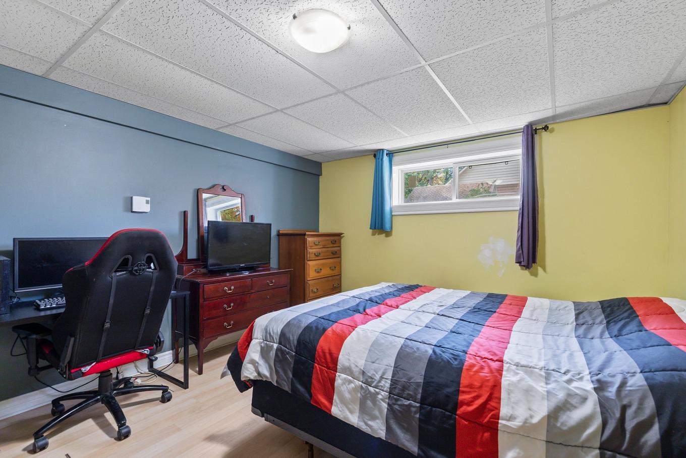 Bedroom - 882 Rue Frontenac, Saint-Lazare, QC - Indoor Photo Showing Bedroom