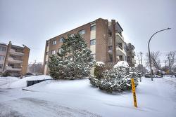10-3055 Place Alton-Goldbloom Laval (Chomedey), QC H7V 3X1