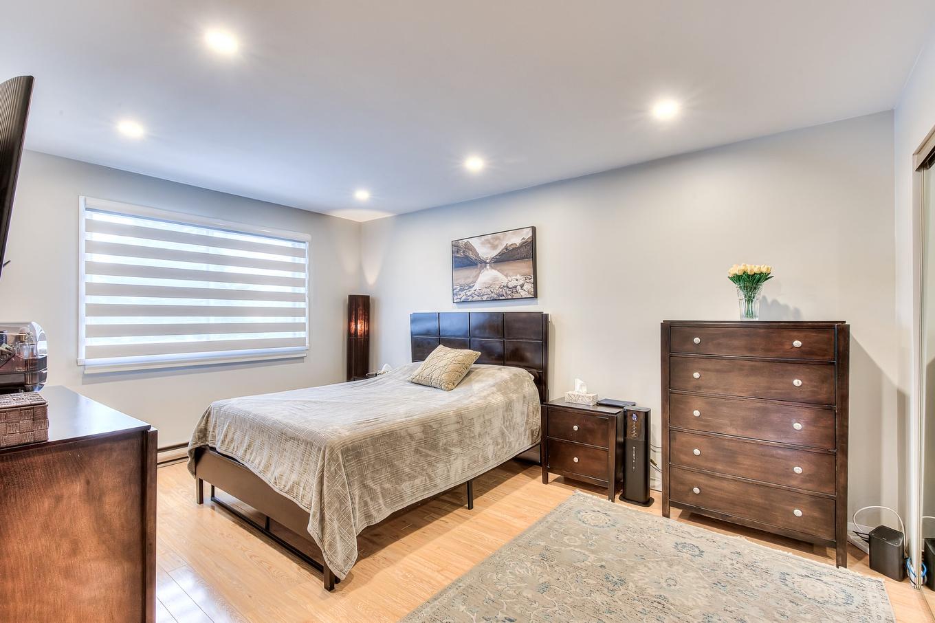 Primary bedroom - 10-3055 Place Alton-Goldbloom, Laval (Chomedey), QC - Indoor Photo Showing Bedroom