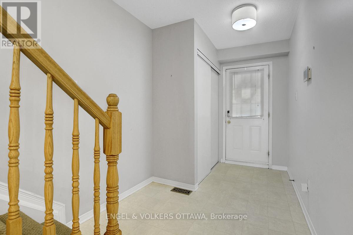 21 Drayton Private, Ottawa, ON - Indoor Photo Showing Other Room