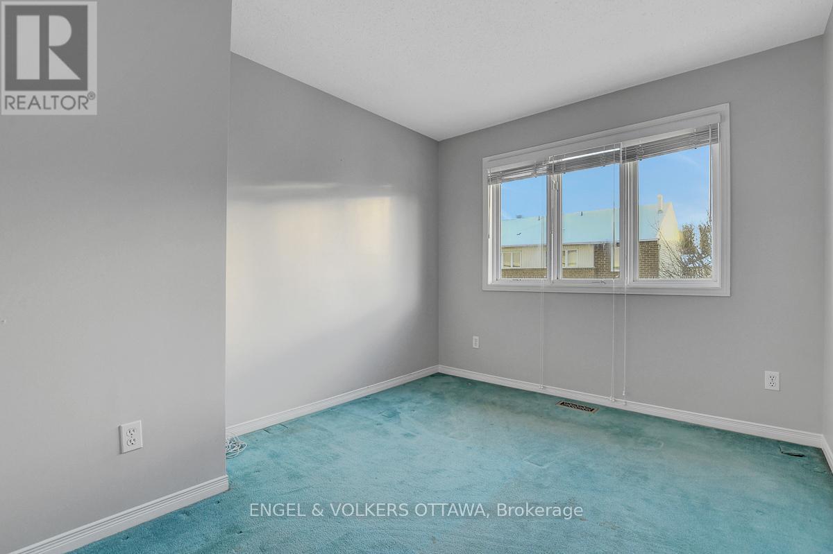 21 Drayton Private, Ottawa, ON - Indoor Photo Showing Other Room