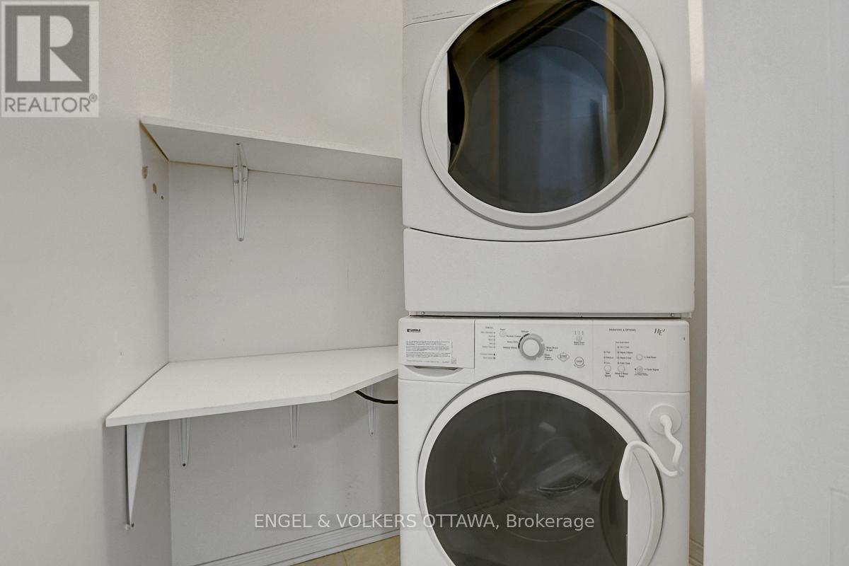 21 Drayton Private, Ottawa, ON - Indoor Photo Showing Laundry Room