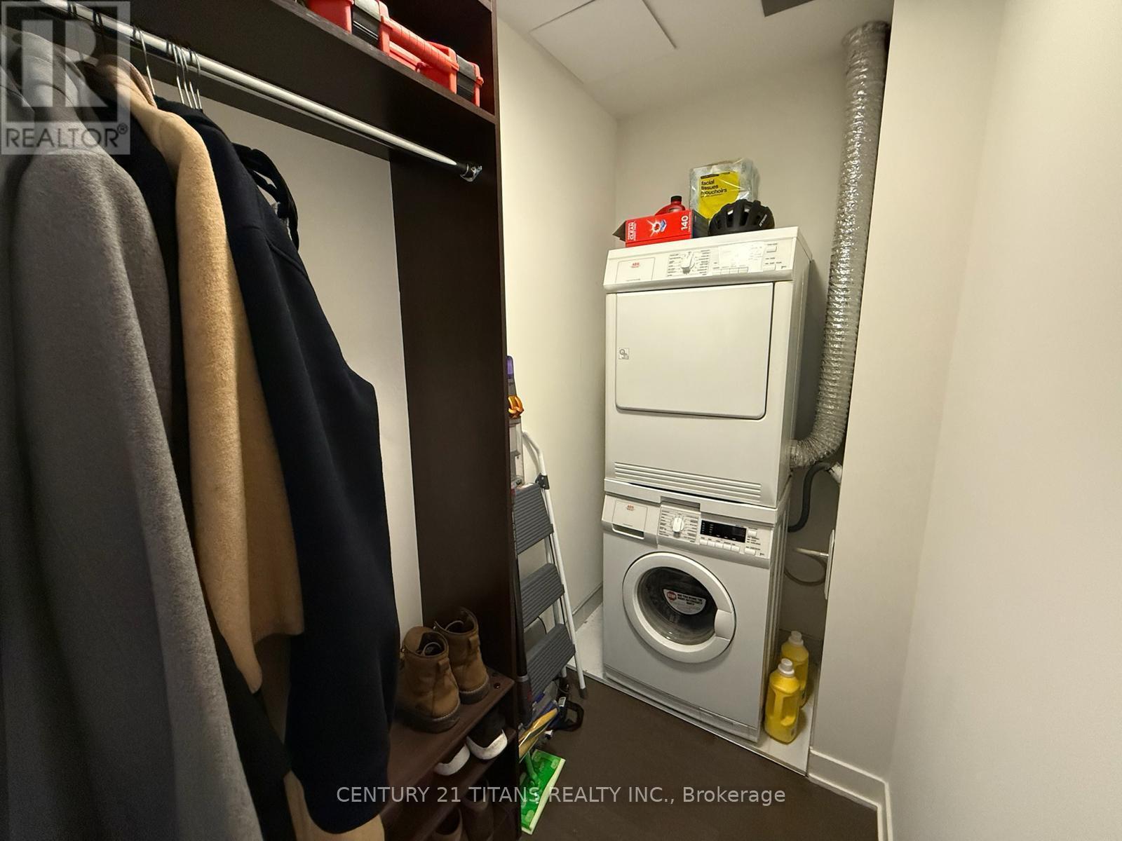 2015 - 88 Park Lawn Road, Toronto, ON - Indoor Photo Showing Laundry Room