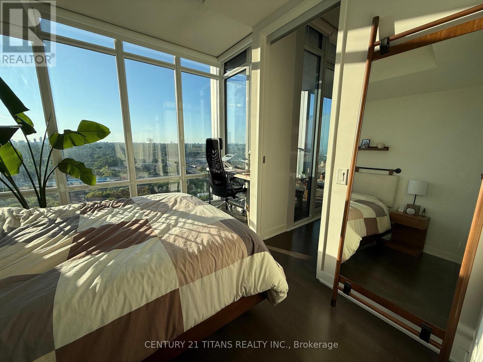 2015 - 88 Park Lawn Road, Toronto, ON - Indoor Photo Showing Bedroom